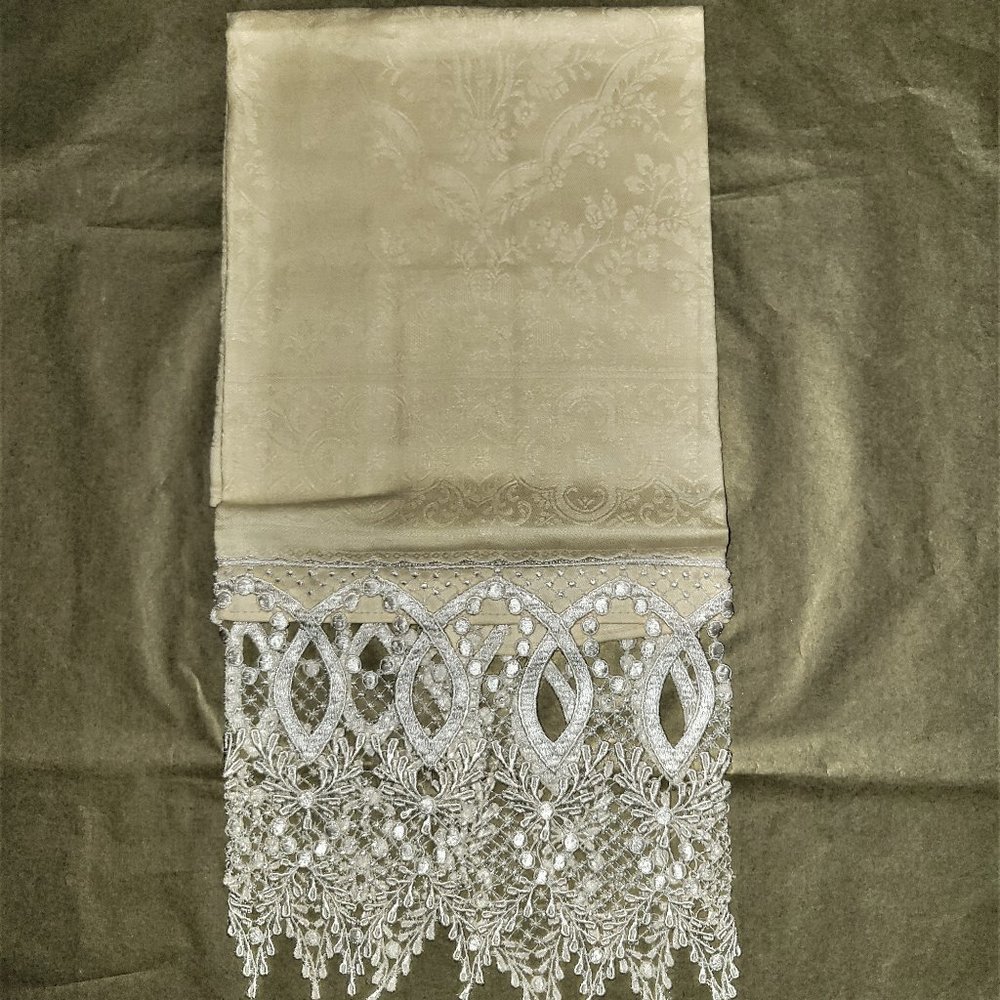 Austrian Pale Yellow Jacquard/Lace Hand Towel